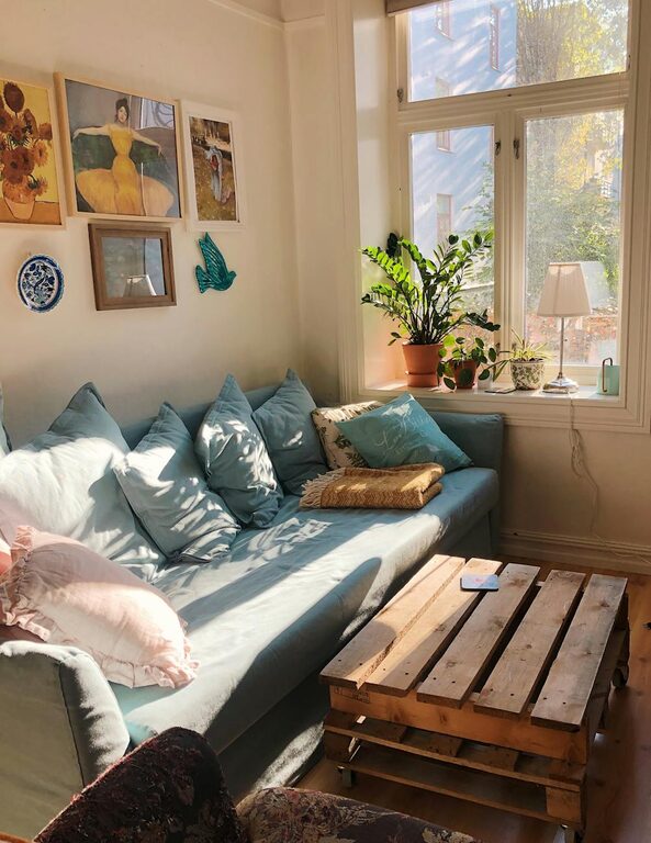 Tips for Creating a Cosy and Inviting Living Room on a Budget